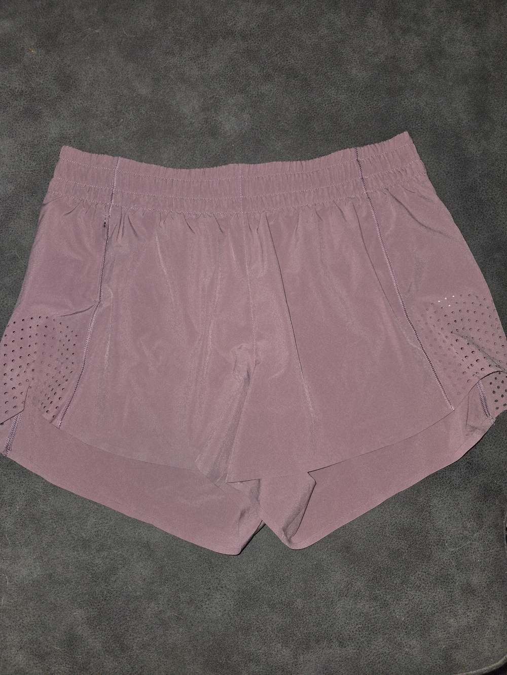 Athleta Hustle 3in Shorts